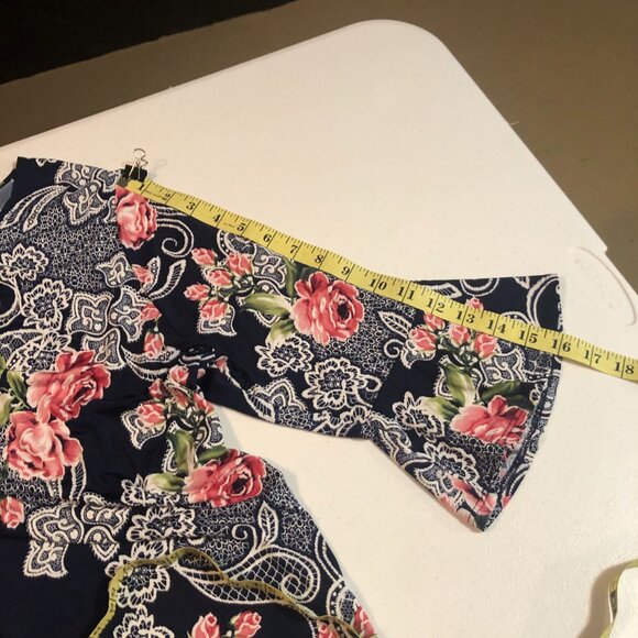 Exclusive One Blouse with bell sleeves, Size 1X - Picture 6 of 8